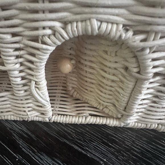 Rattan Dollhouse Basket - Picture 5 of 6